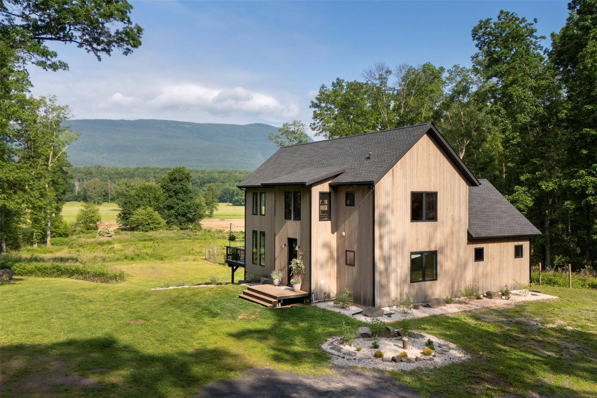 Modern Mountain Escape Stylish, Efficient, Minutes to Catskill Surrounded by nature and just 8 minutes from the charming Village of Catskill, this 3BR, 2.
