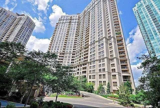 Luxury 1 bedroom Den unit in the heart of Mississauga.