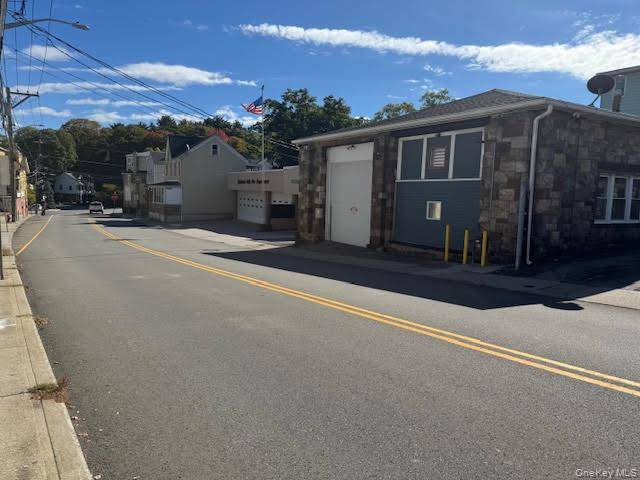 HIGHLAND FALLS... FOR SALE.