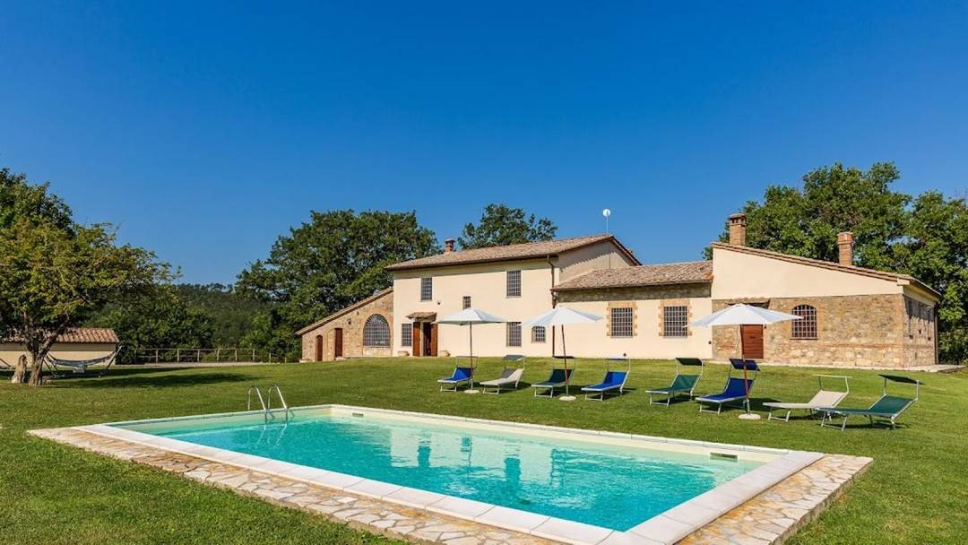 Farmhouse with swimming pool for sale in Sarteano, Siena, Tuscany