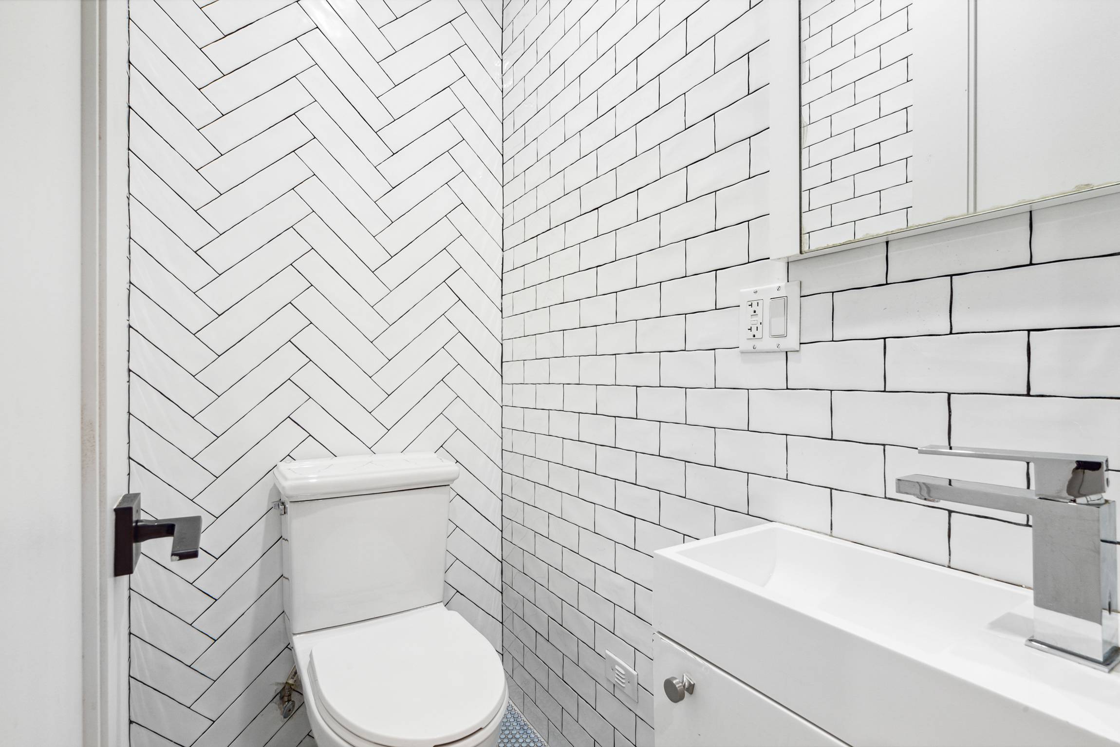 This 3 bed 1. 5 bath has everything you need a sleek kitchen with stainless steel appliances, queen size bedrooms, modern finishes, and split A C throughout.