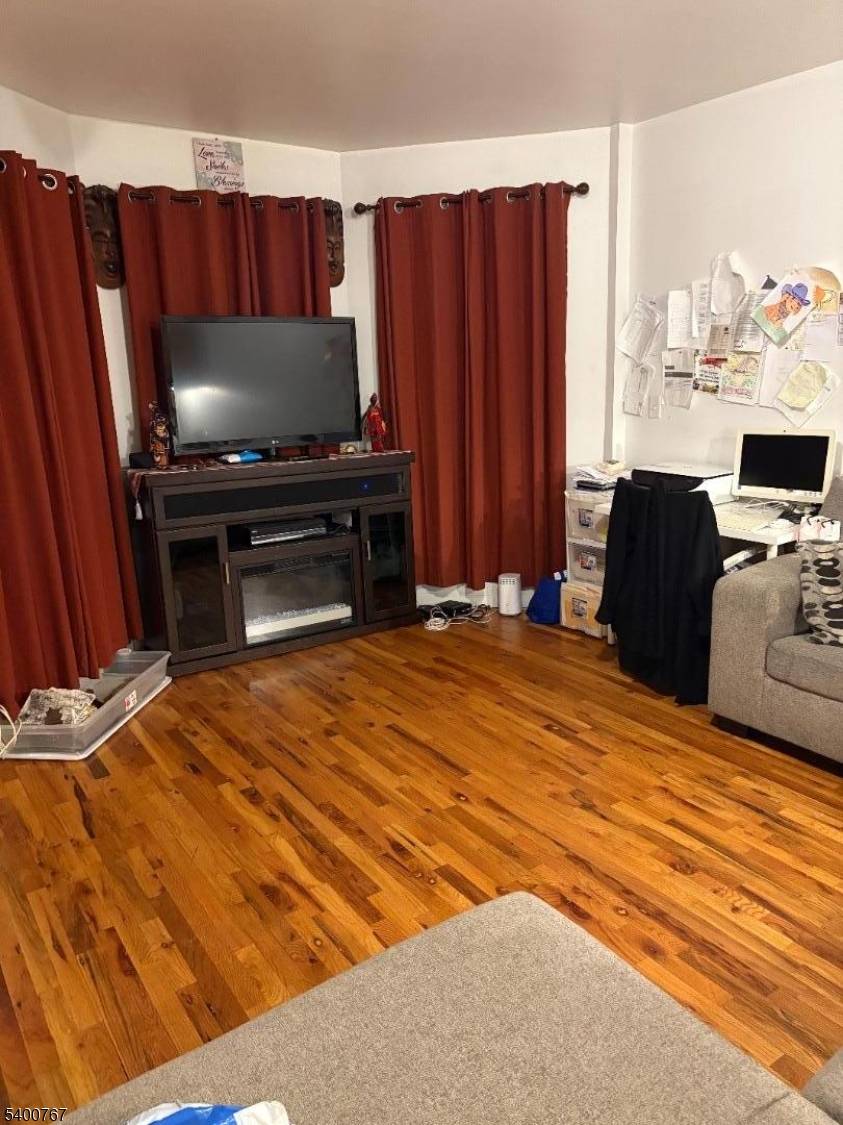 2 FAMILY HOME OFFERING LIVING RM, MODERN KITCHEN, 2 BEDROOMS BATH ON FIRST FLOOR.