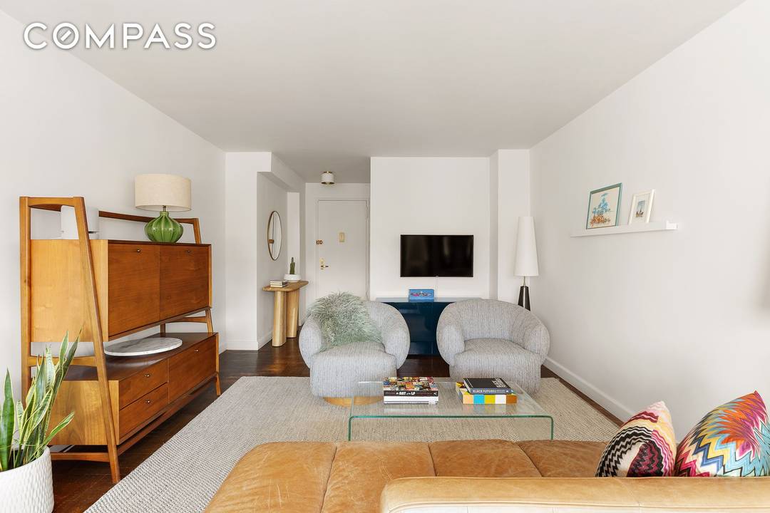 A rare opportunity to enjoy light, views, and space in one of downtown Manhattan s most coveted addresses.