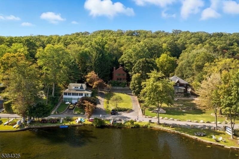 Picturesque Lakefront Location on half an acre on beautiful Cedar Lake !