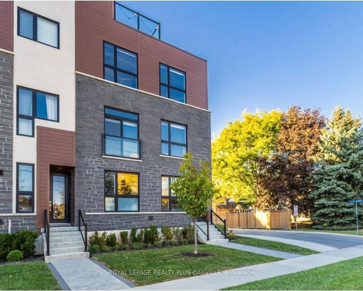 A One of a Kind FREEHOLD Townhome in a Sought After Community, Exceptional in both design and scale, this beautiful three bedroom home stands apart as the largest and widest ...