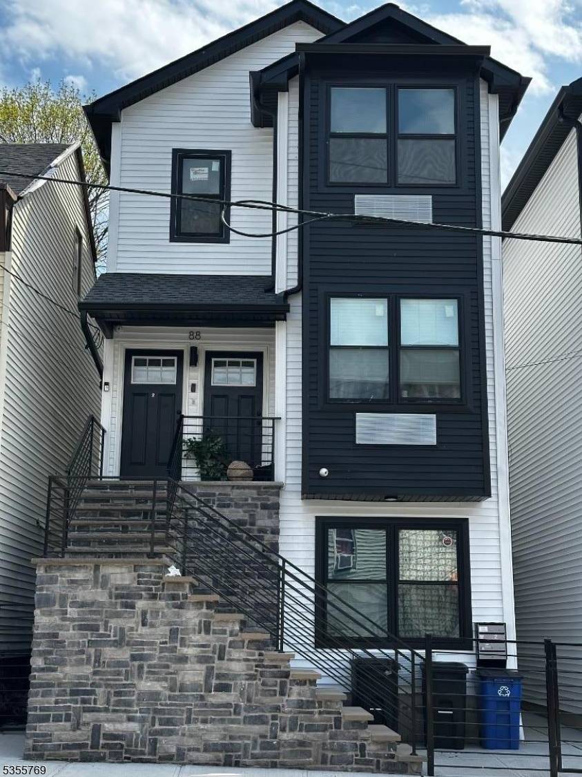 Welcome to this new construction 2 family, with bonus for extra living space.