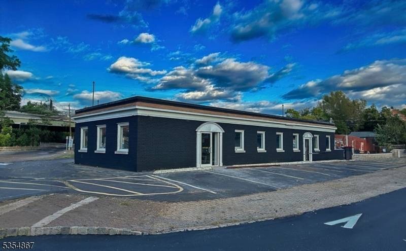 Step into this opportunity to make your mark in a beautifully fully renovated, high visibility commercial space.