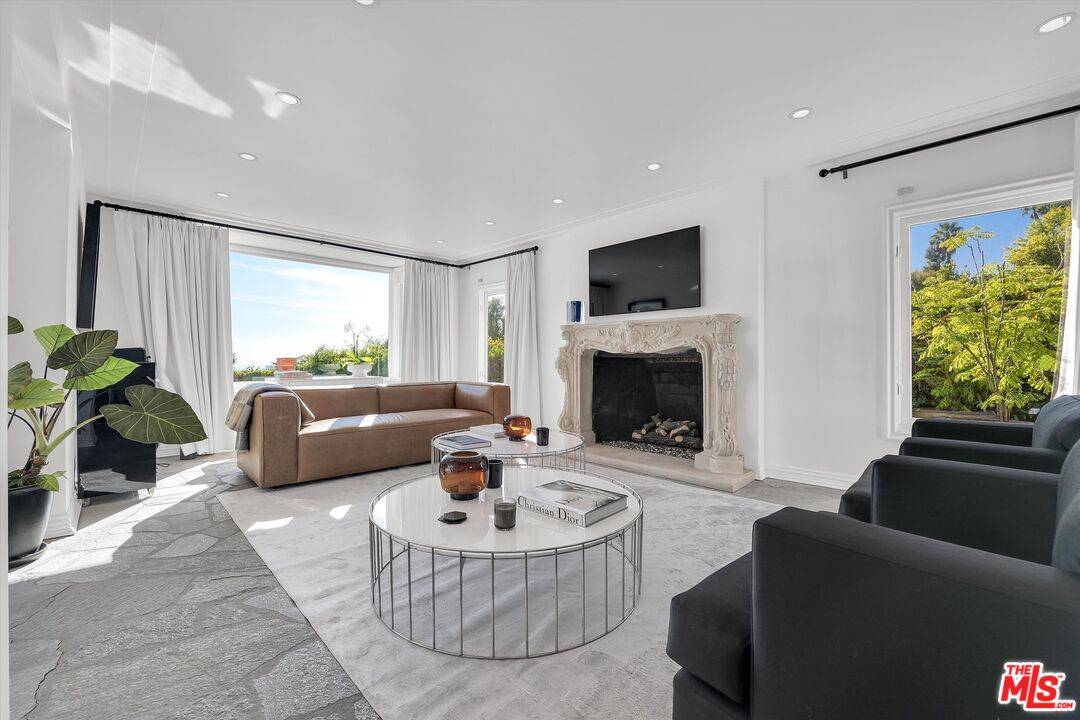 1300   Summitridge Dr 5BR Beverly Hills Post Office | B.H.P.O. La