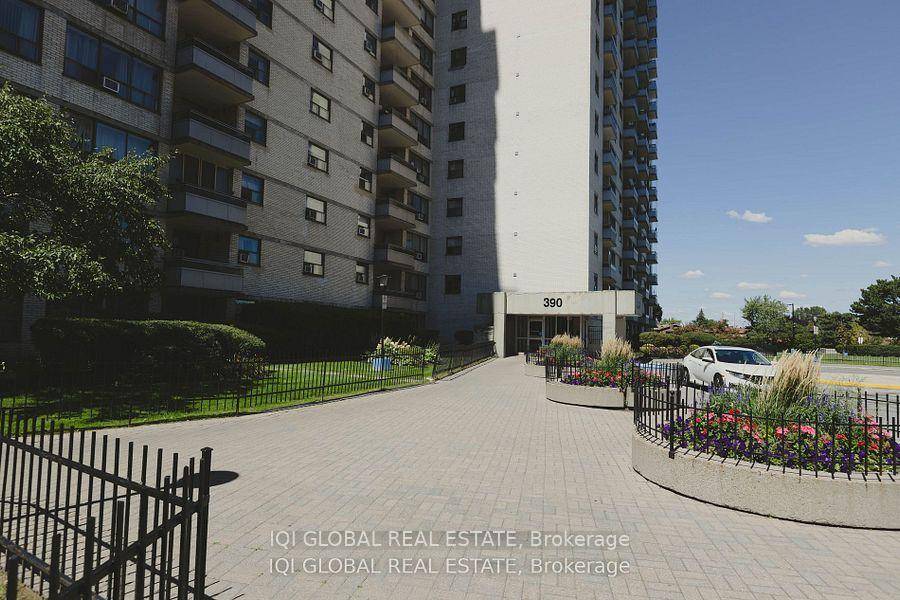 NEWLY UPGRADED 2 BEDROOMS CONDO.