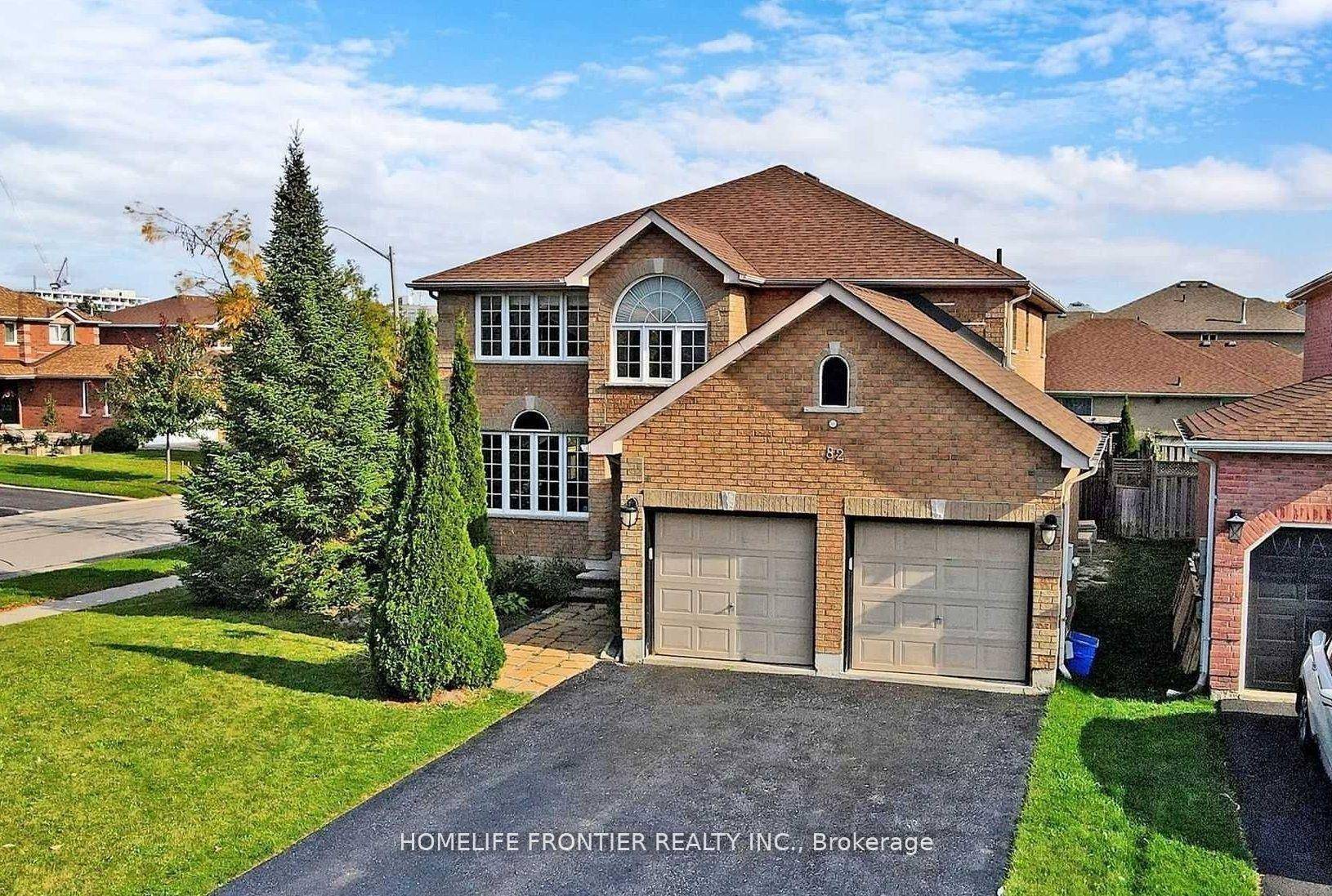Spacious, Full of Light, Gorgeous House Located On Prestigious Heart Of Barrie.