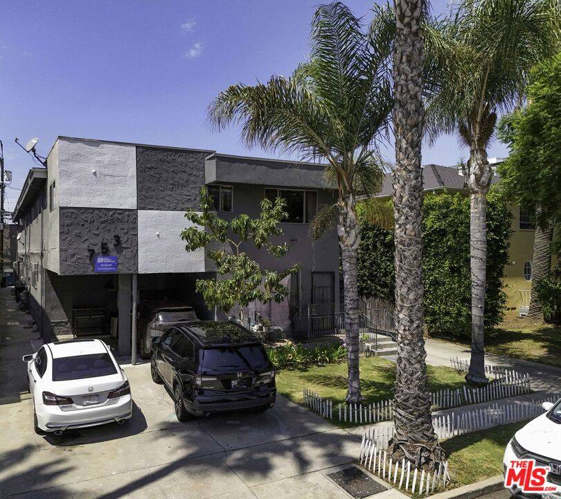 753 N Hudson Ave 9BR Hancock Park La