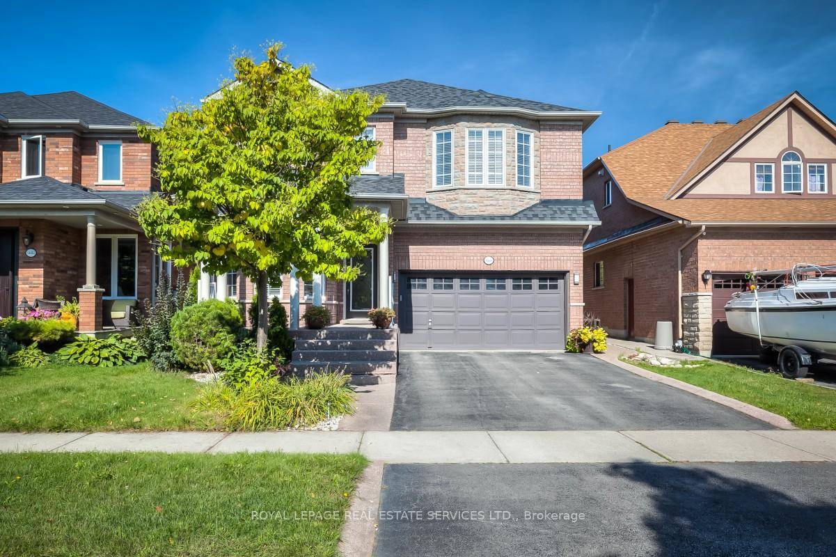 This breathtaking 4 bedroom, 5 bathroom detached home has undergone a complete renovation and is situated in the highly sought after west oak trails community.