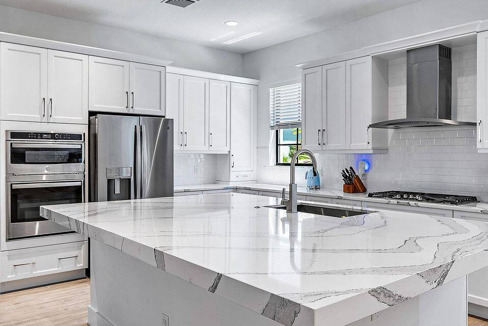ANNUAL UNFURNISHED RENTAL 2023 Construction 4 Bedroom, 3.