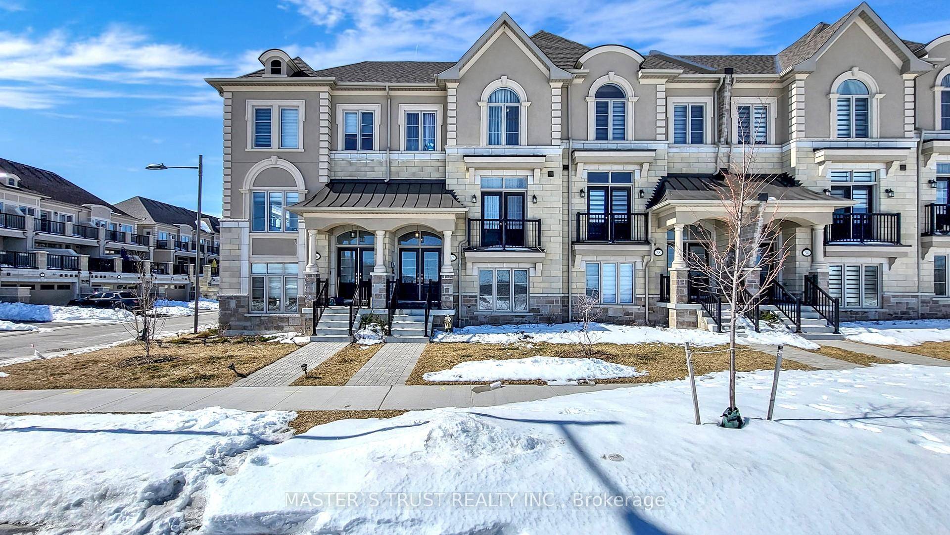 Exclusive Sun Filled townhouse located in one of the most desirable Patterson community, Gracious High Ceilings, Oversized Windows Large Upgraded Principal Rm's.