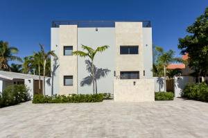 Unique South Beach style loft suite, wide open layout, sleeps 4.