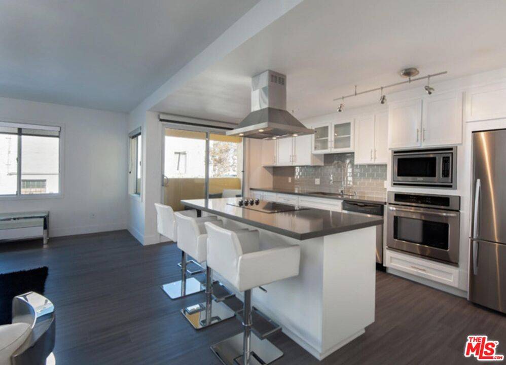 131 S Maple Dr 1BR Beverly Hills La