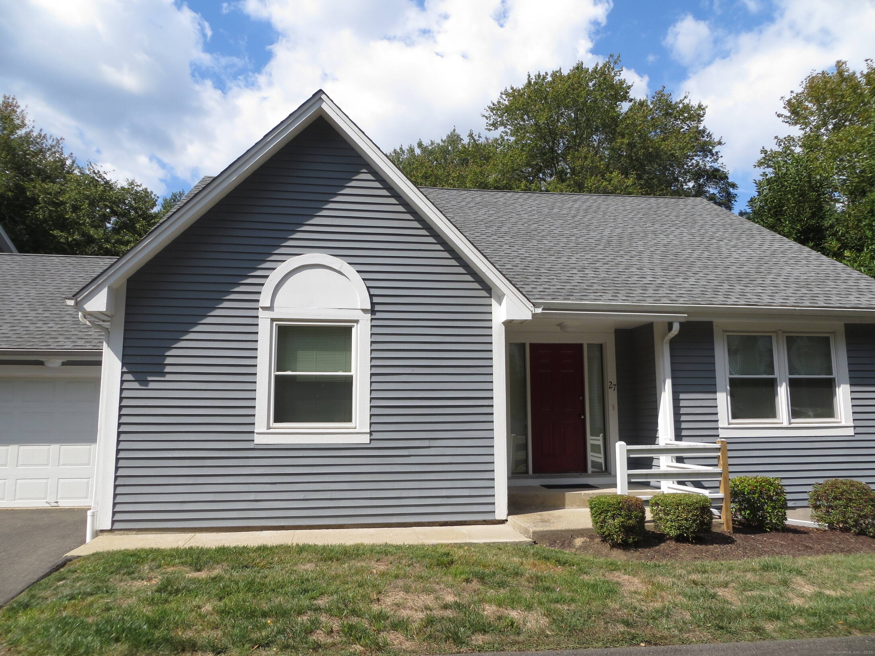 Welcome to Meadow Lake, a quiet, treed, highly sought after condominium community located in the Huntington section of Shelton.