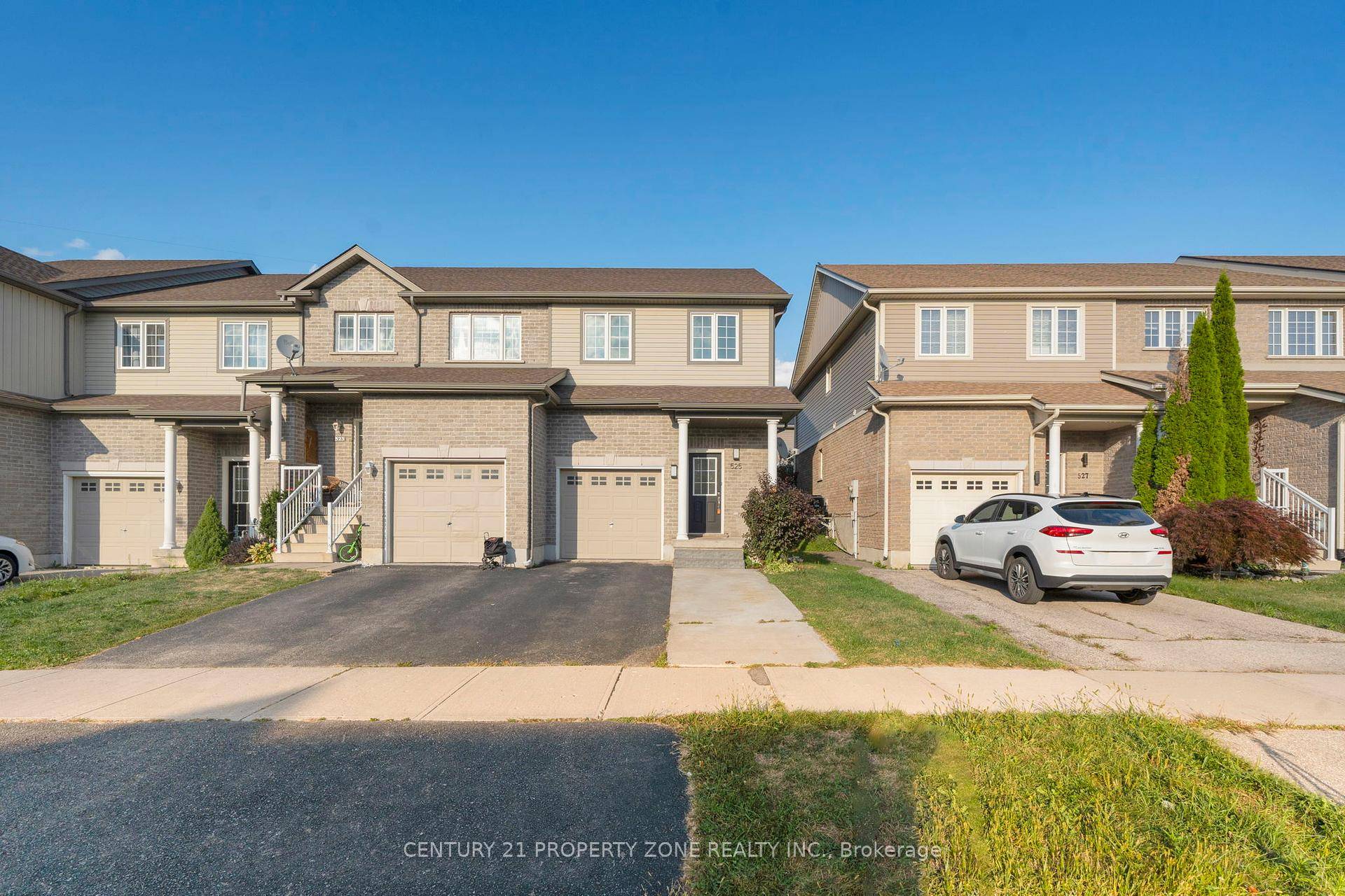 Welcome to this bright and spacious 3 Beds 3 Baths End unit townhouse located on the highly sought after and quiet, desirable Banffshire Crescent in Kitchener's lovely Huron community.