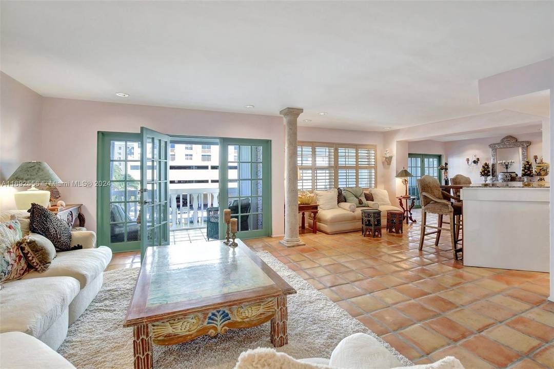 ONE OF A KIND ! THIS 2 BD 2 BA DOUBLE UNIT 307 308 OFFERS A BREATHTAKING WATER VIEW THROUGHOUT amp ; FROM 2 LARGE BALCONIES !