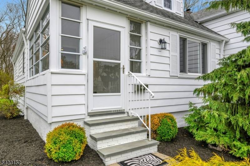 Discover this spacious, beautifully updated split level home featuring 4 Bedrooms and 3 Bathrooms, designed for comfort, convenience, and flexible living.