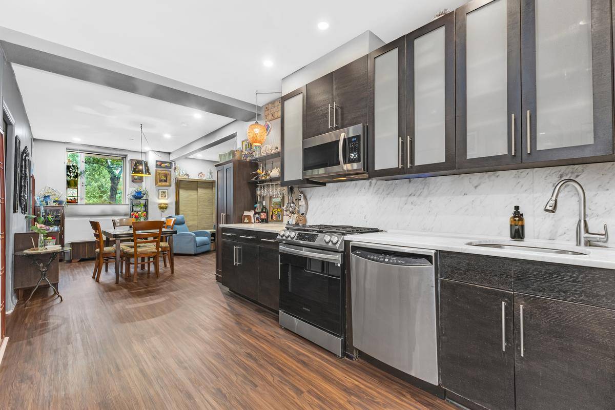 This spacious one bedroom apartment is located in the Simone, a 38 unit residential, five story condominium built in 2006.