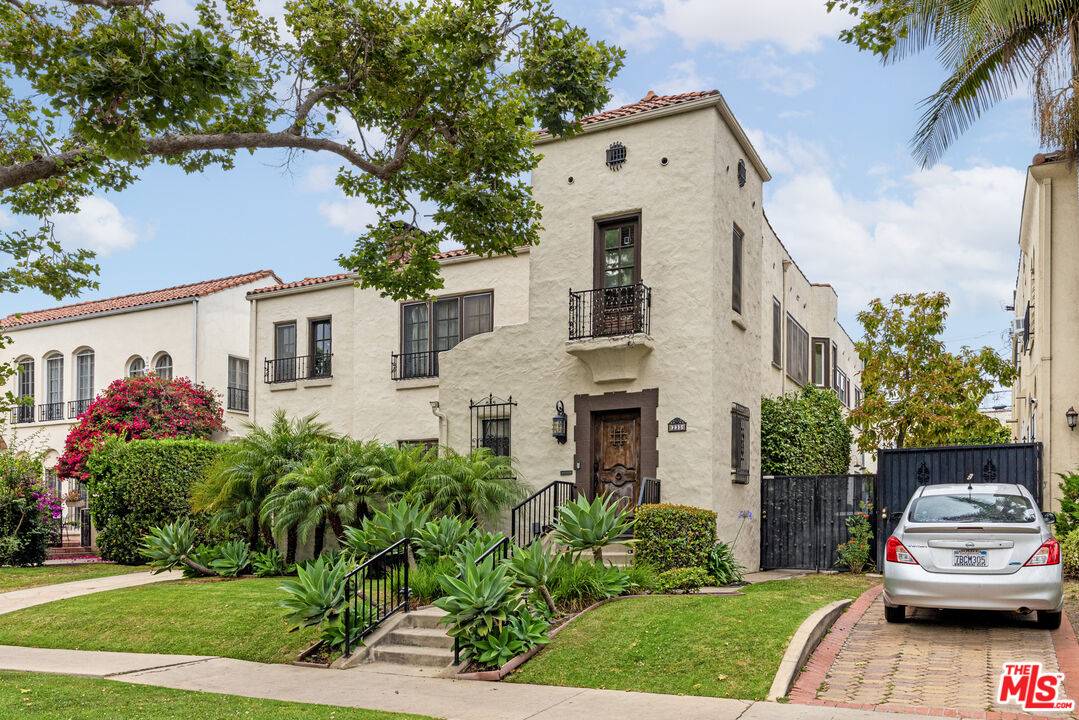 235 S Orange Dr 6BR Hancock Park La