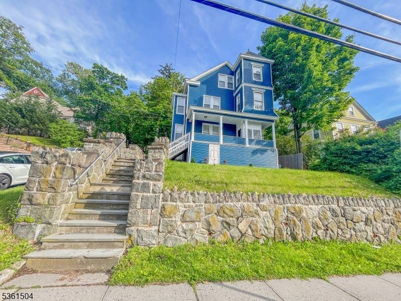 Great opportunity to own this 3 family house located in walking distance to the Morristown Green, as well as Downtown shops, dining, and entertainment !