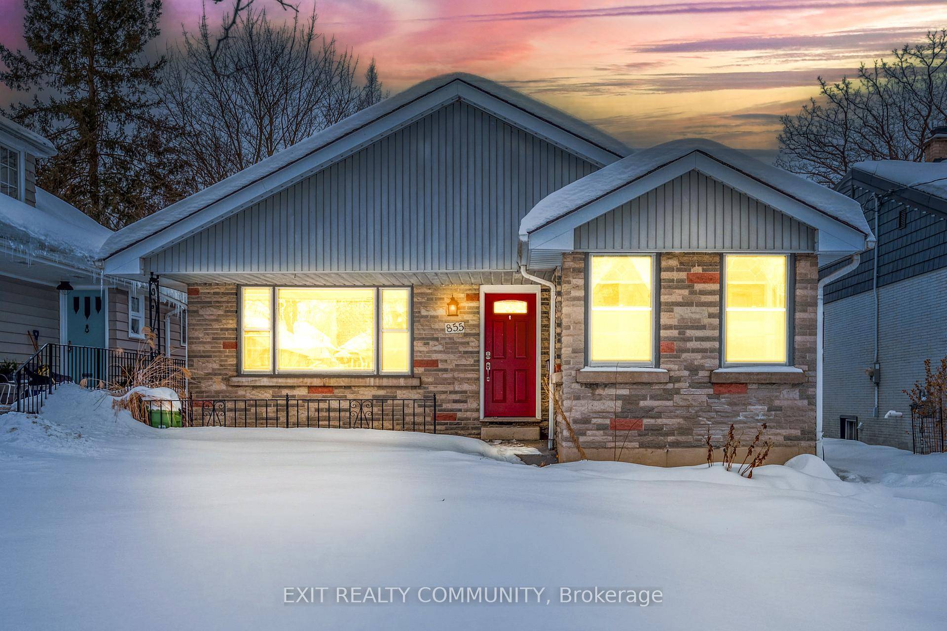 Welcome to 855 Colborne. Located in one of London's most highly desired neighborhoods, close to downtown, schools, restaurants and all the amenities.