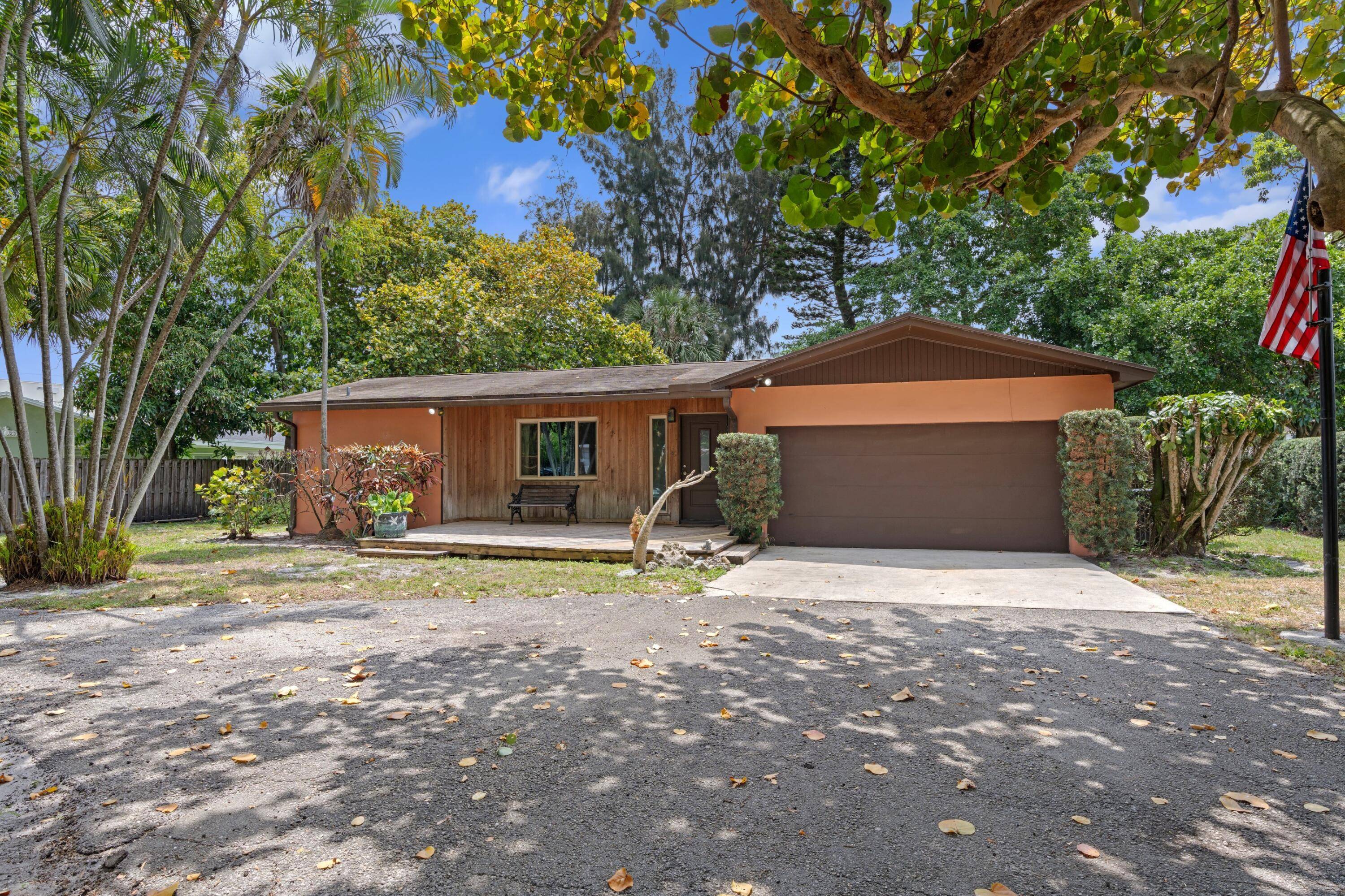 Situated on over a third of an acre is this 2 bedroom 2 bath non HOA home in the heart of Palm Springs.