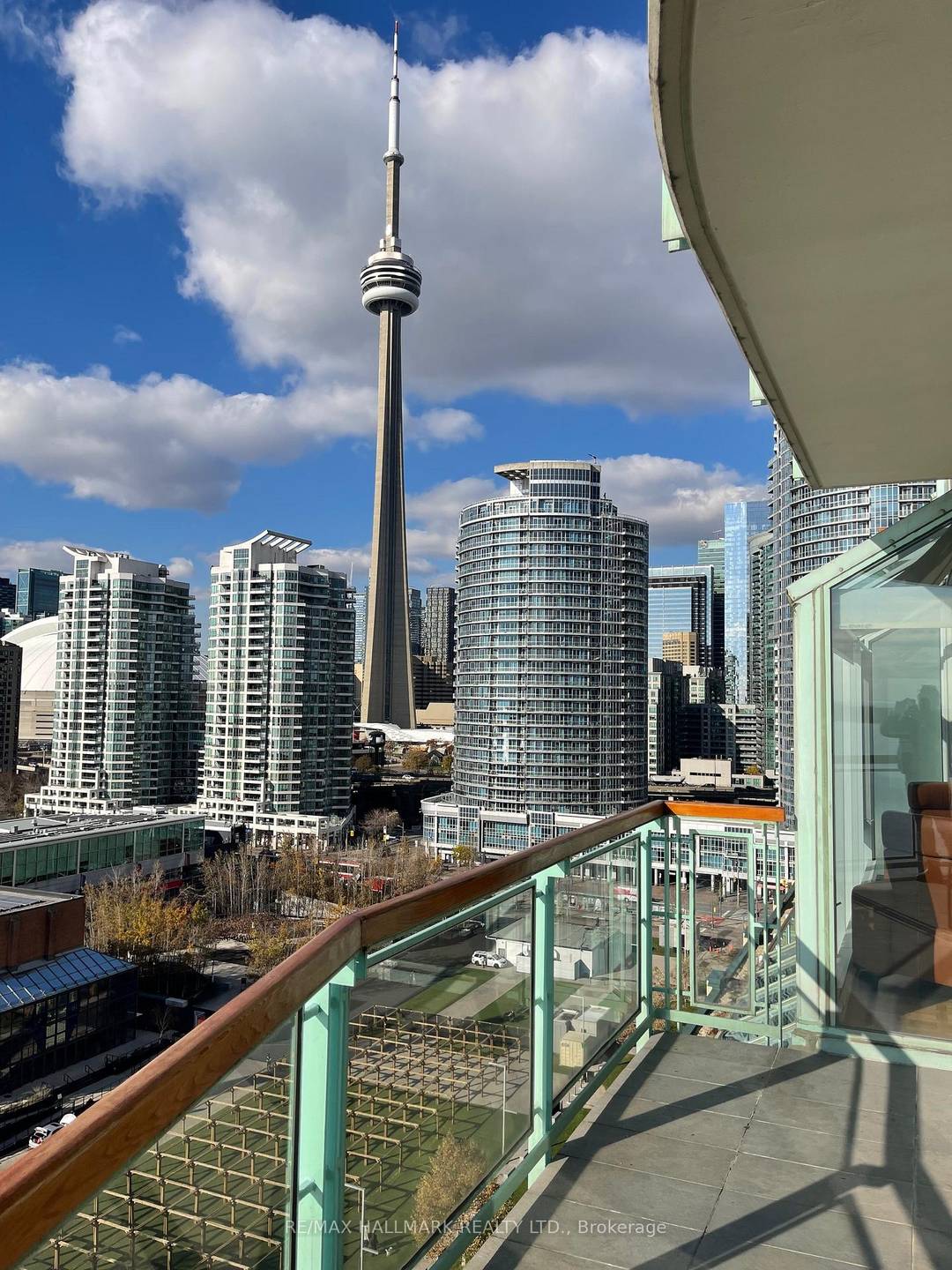 Located in Harbourfront's Historic Terminal Building with 24 hr Concierge, breathtaking south west views, 2 large bedrooms, 2 4 piece bathrooms, this luxury corner unit is fully furnished with high ...