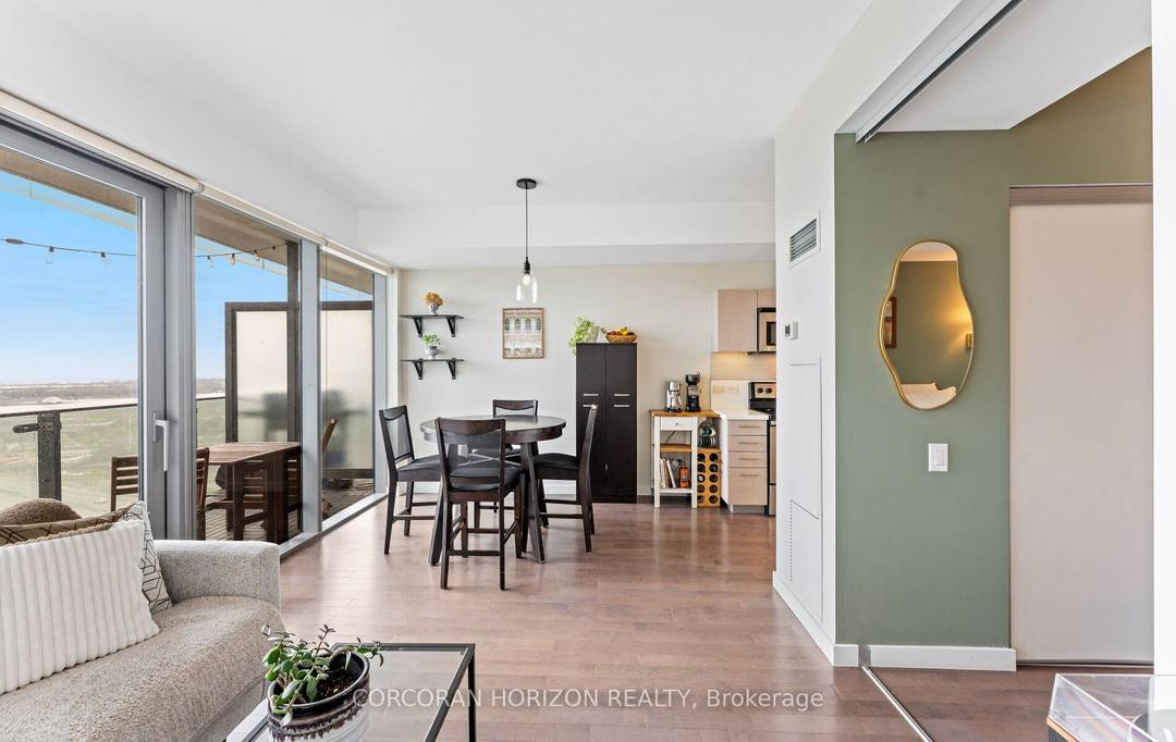 Historic charm, pedestrian only streets, and enjoyable experiences at every turn make the Distillery District one of Toronto's most desirable communities to live AND invest in !