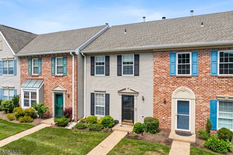 Beautifully maintained two story interior unit featuring 2 spacious bedrooms and 2.