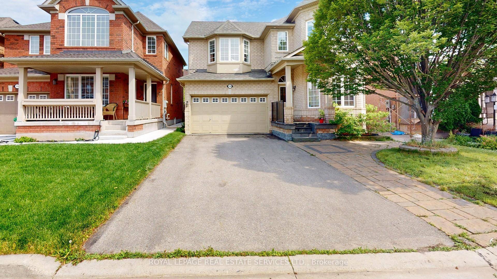 Elegant Living in the Sought After Churchill Meadows Community !