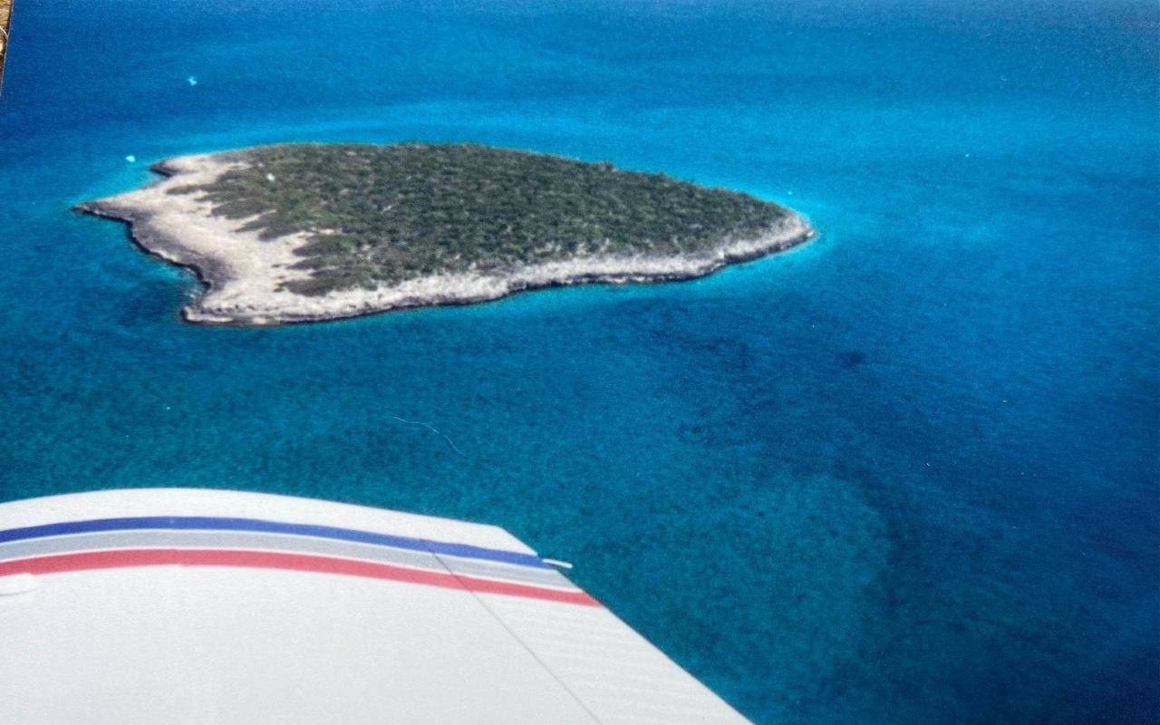 BEN'S CAY, PRIVATE ISLAND Private Island Ragged-Island