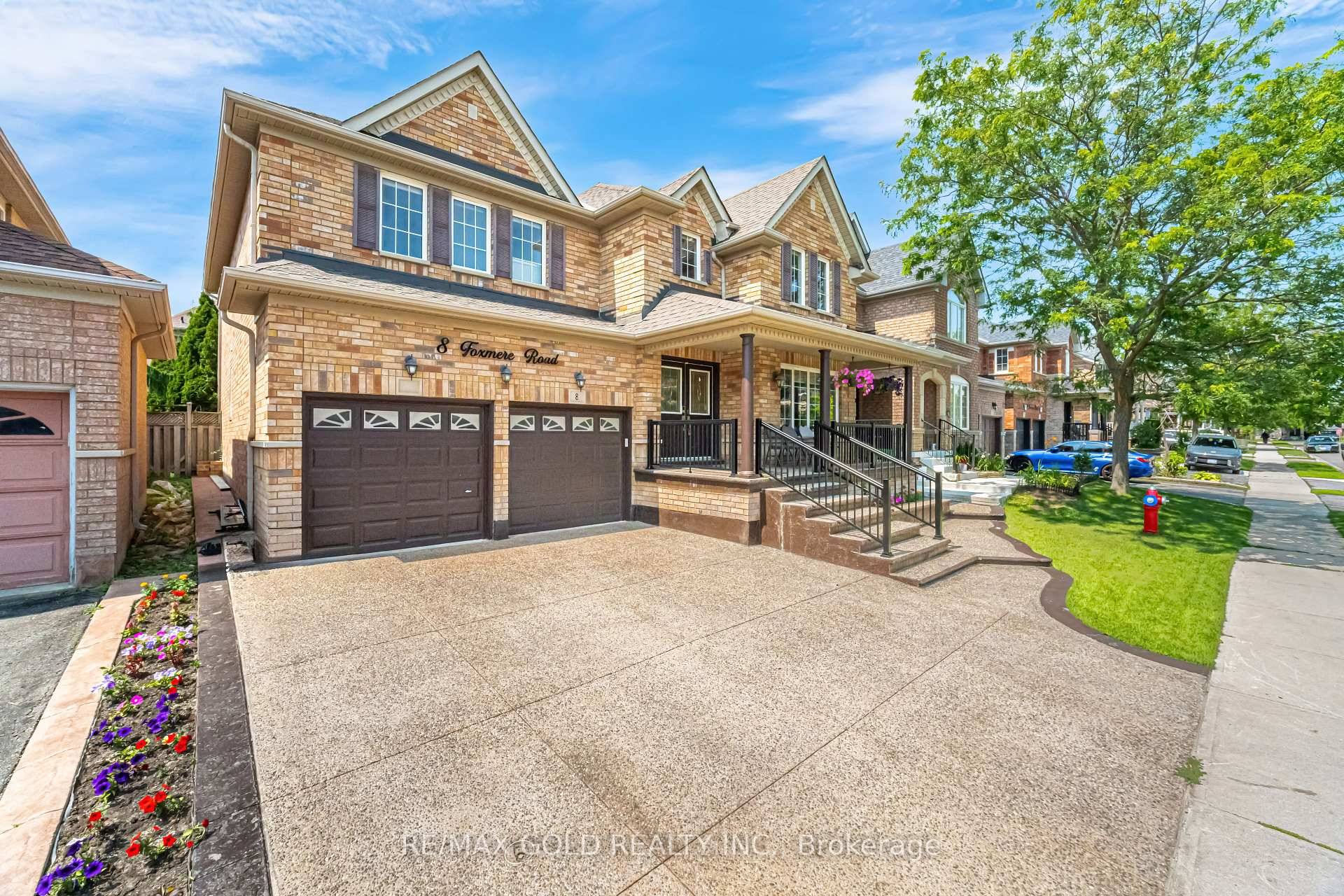 Introducing An Exceptional Fully Upgraded from Top to Bottom in 2022 FULL WASHROOM ON MAIN FLOOR In Fletcher's Meadow Neighborhood !