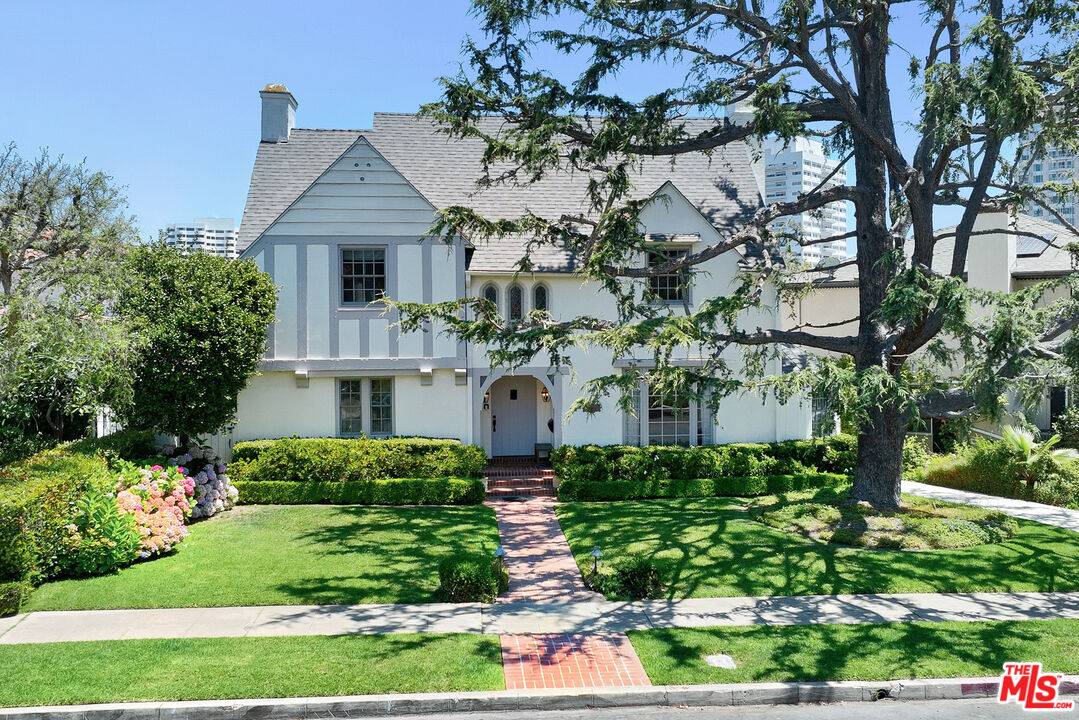 10736   Le Conte Ave 4BR Westwood La