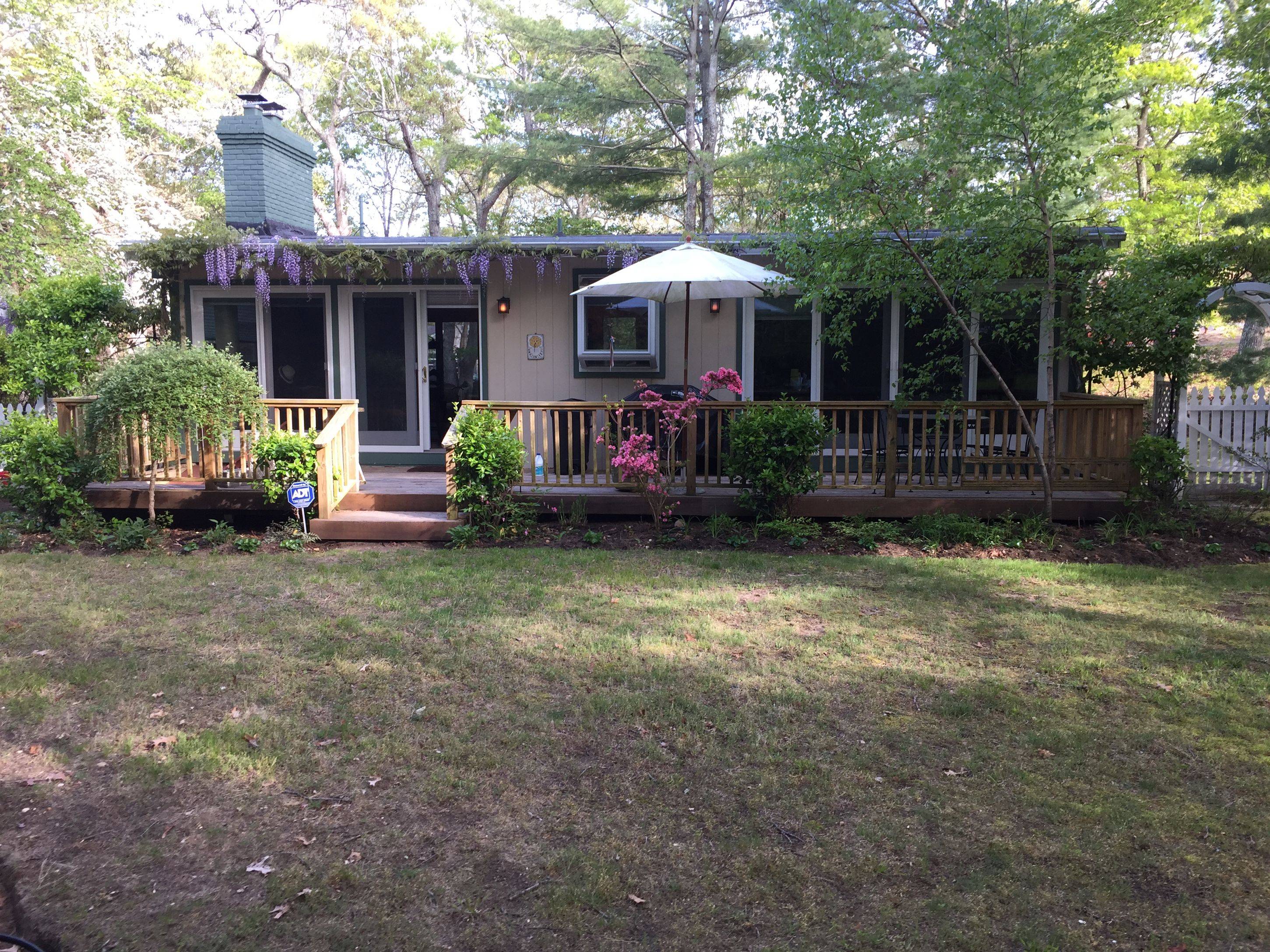 Lovely 2 Bedroom Cottage in East Hampton!