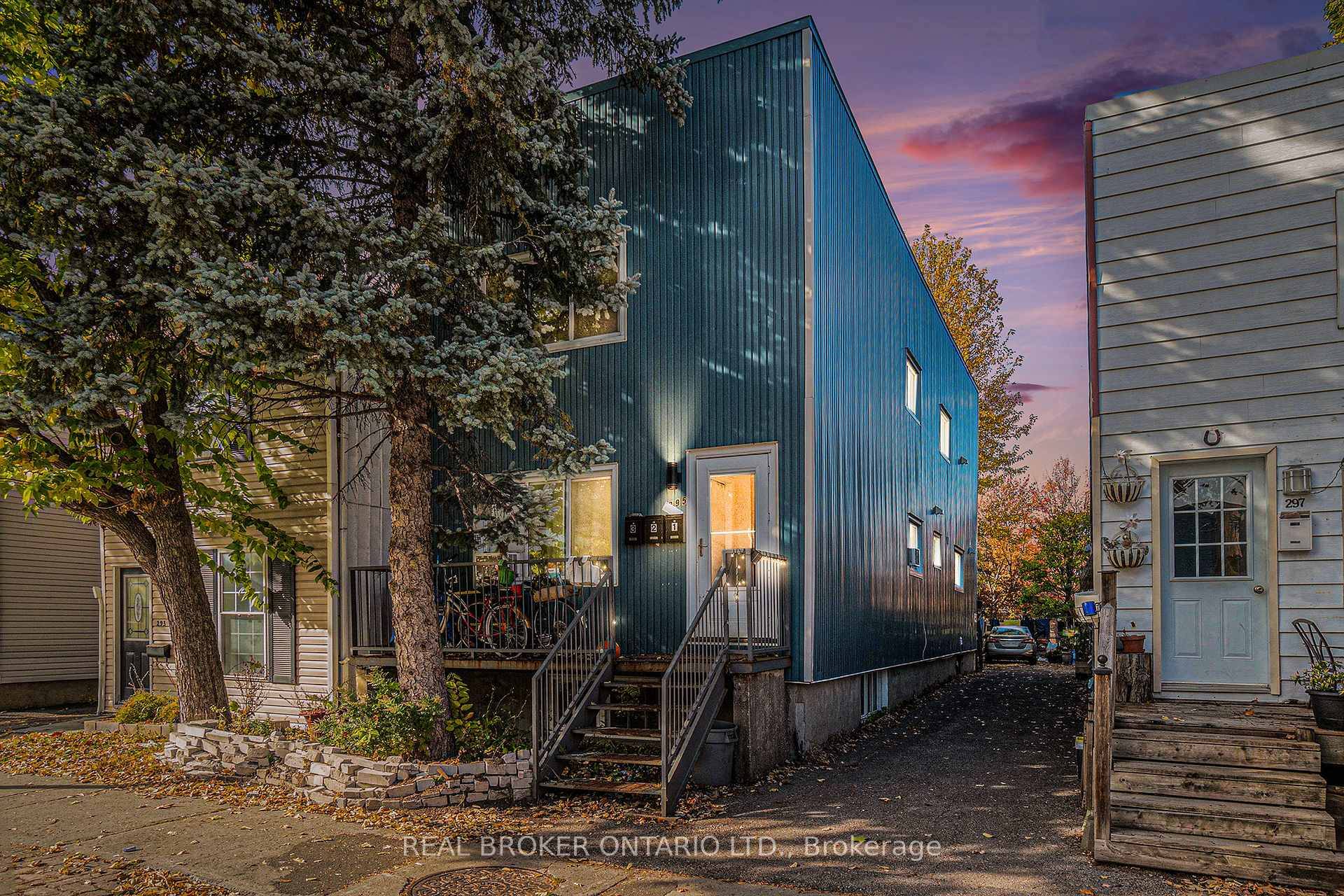 Fantastic investment opportunity in the heart of Ottawa's historic Lowertown !