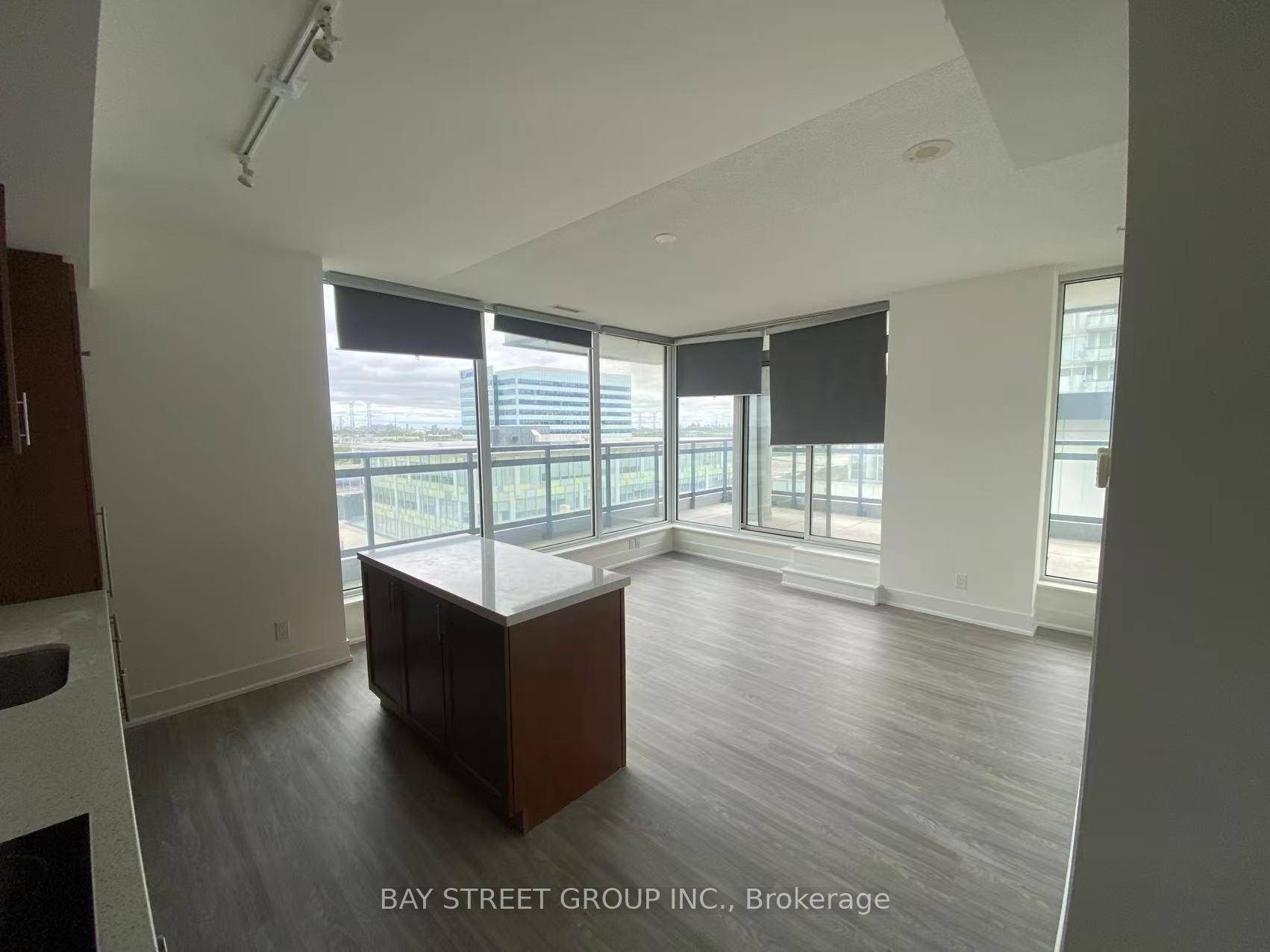Modern Luxury 2 1 Bedroom Condo In The Heart Of Downtown Markham !