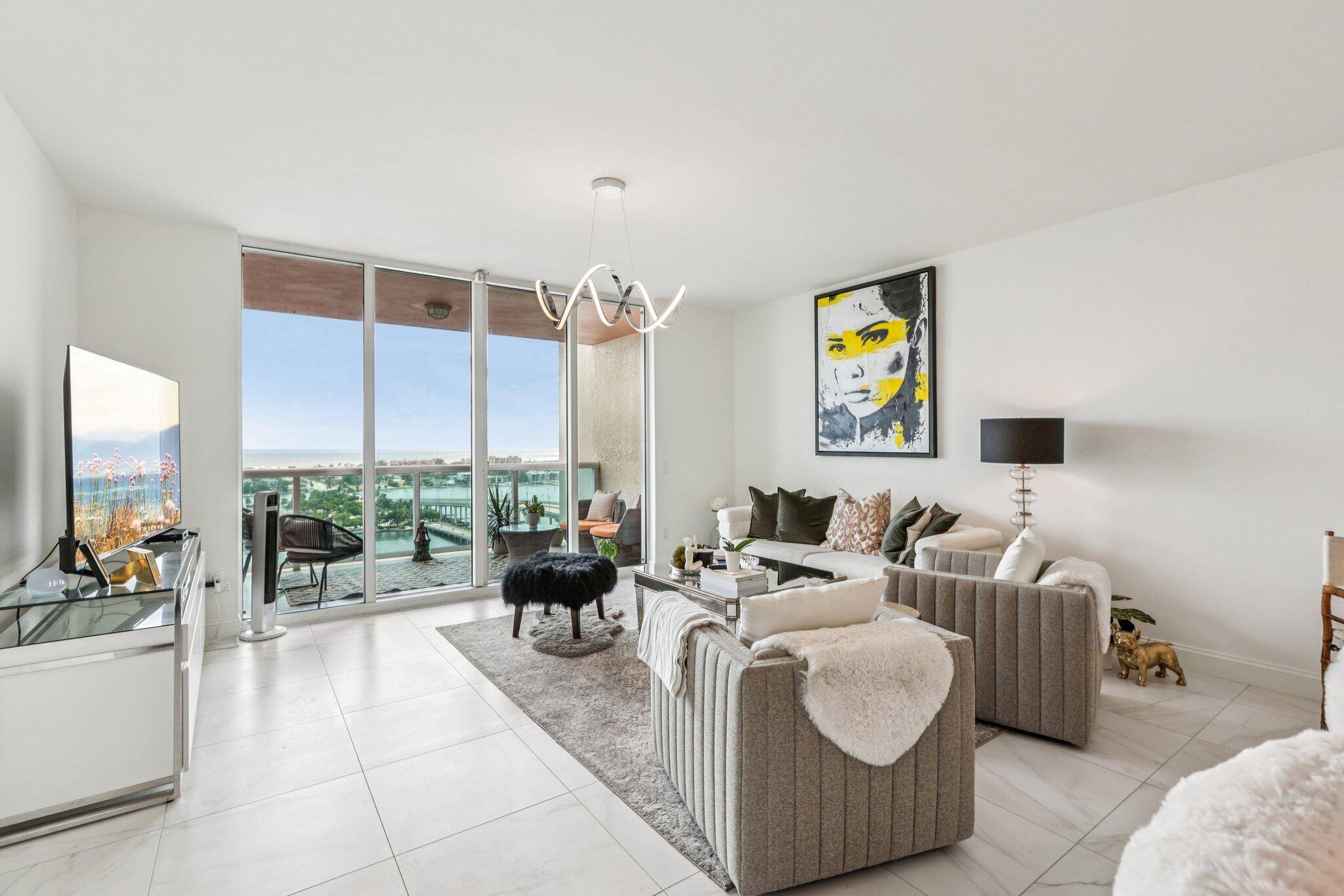 WELCOME TO COASTAL LIVING !