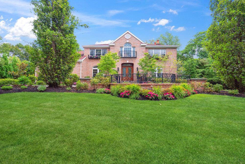 Smart Luxury in Rolling Hills II Renovated Brick Colonial on 1 Acre Property !