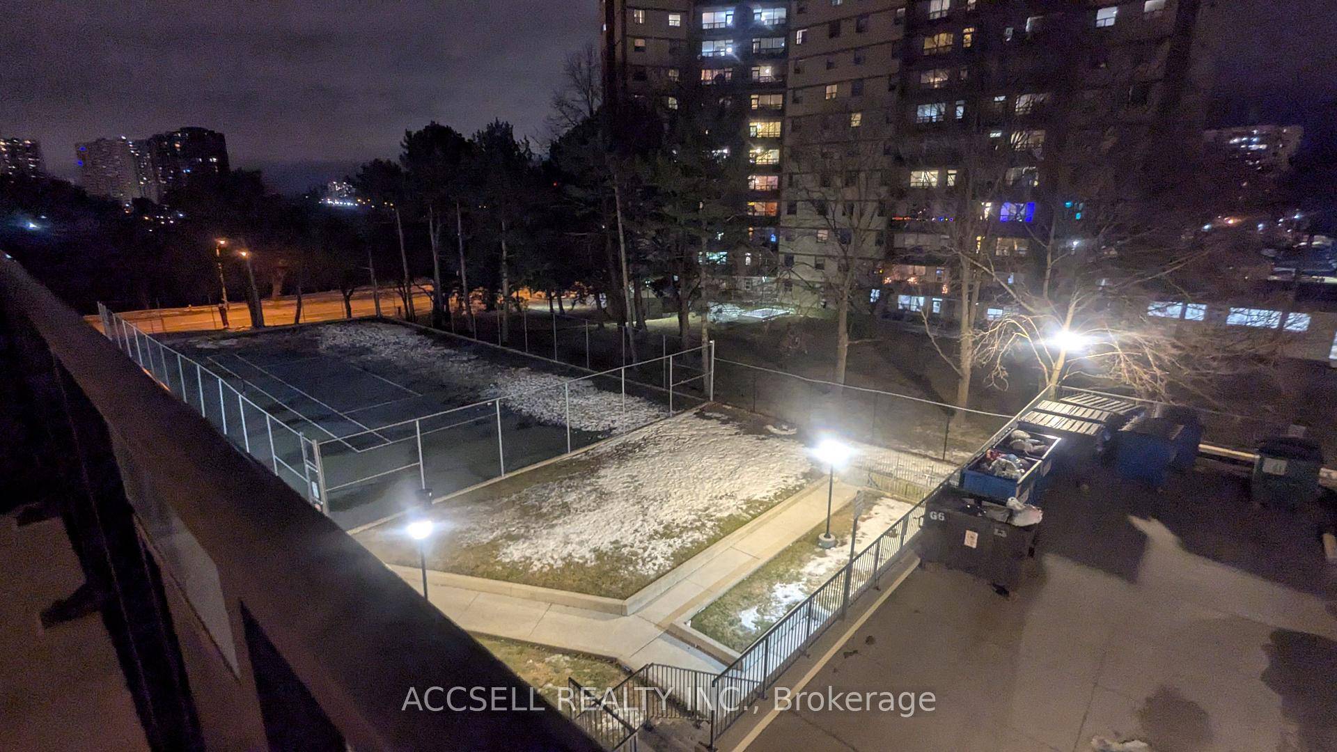 A fantastic opportunity awaits with this 2 bedroom, 2 washroom condo in Etobicoke, perfect for investors, contractors, or DIYers looking to transform a space into something special.