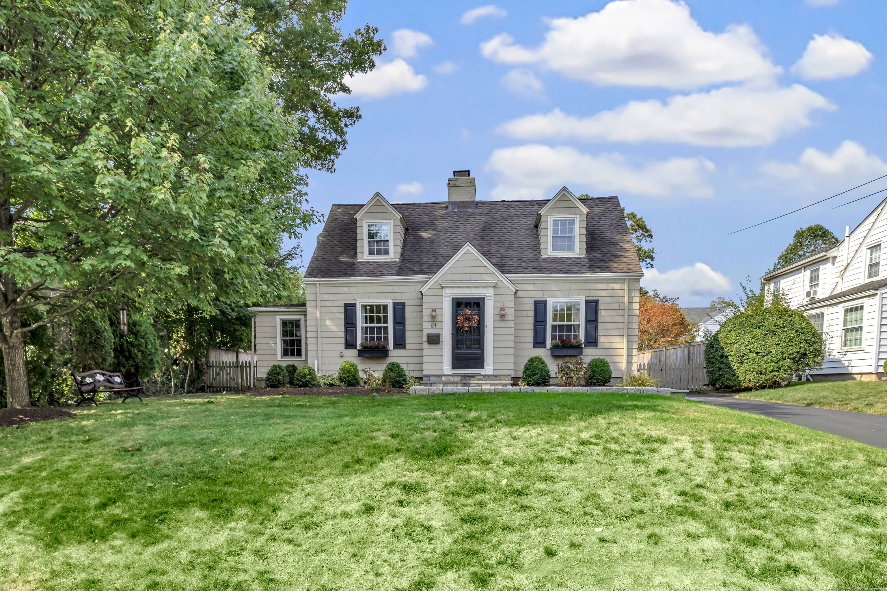 Welcome to 61 Dogwood Lane !