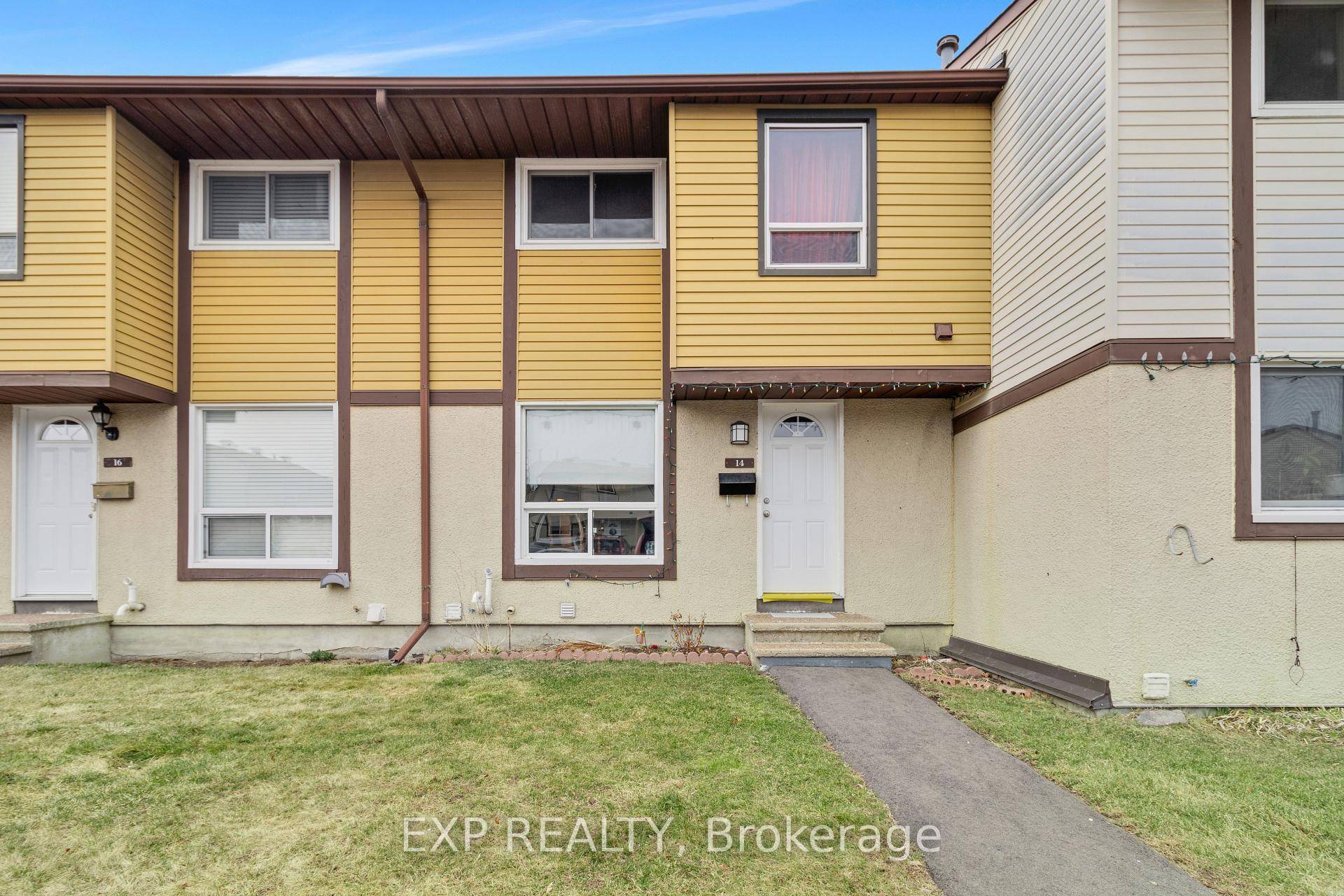 Welcome to this inviting 3 bedroom townhouse at 2570 Southvale Crescent, Unit 14 !