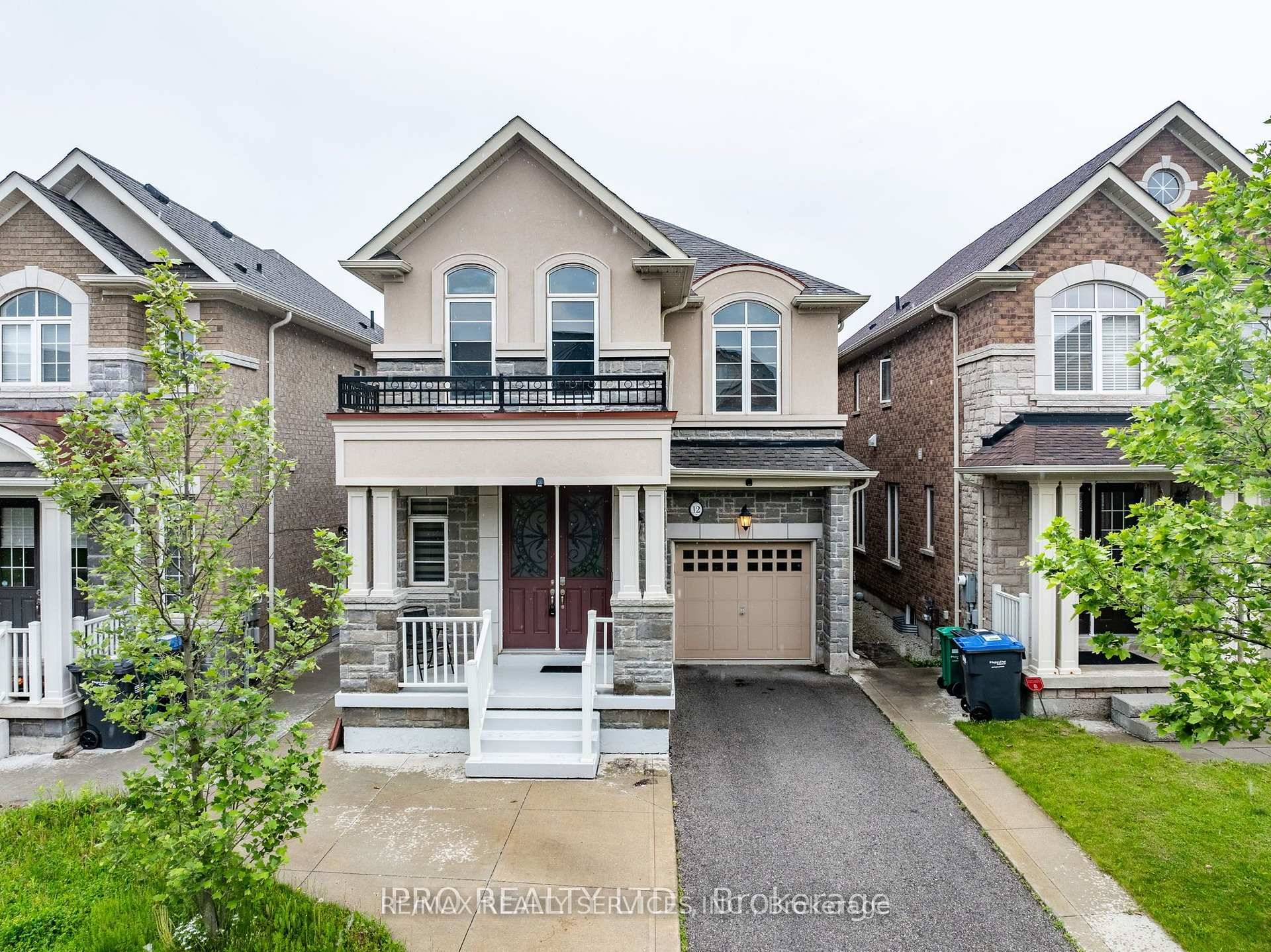 This beautifully kept executive 4 bedroom, 2.