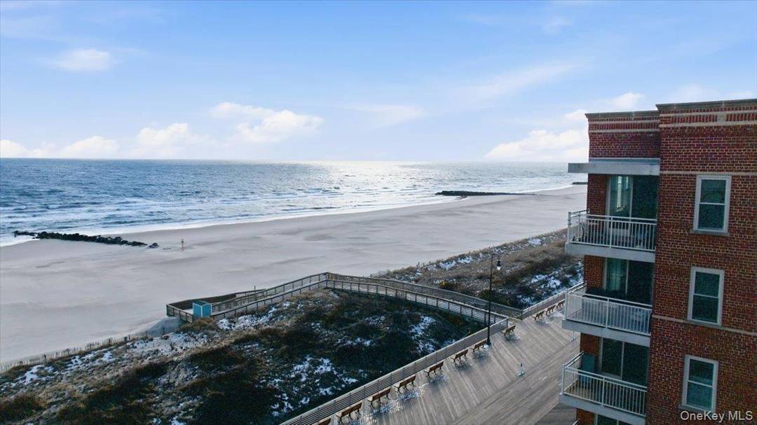 Direct Oceanfront Top Floor 2 Bedroom 2 Bath corner unit.
