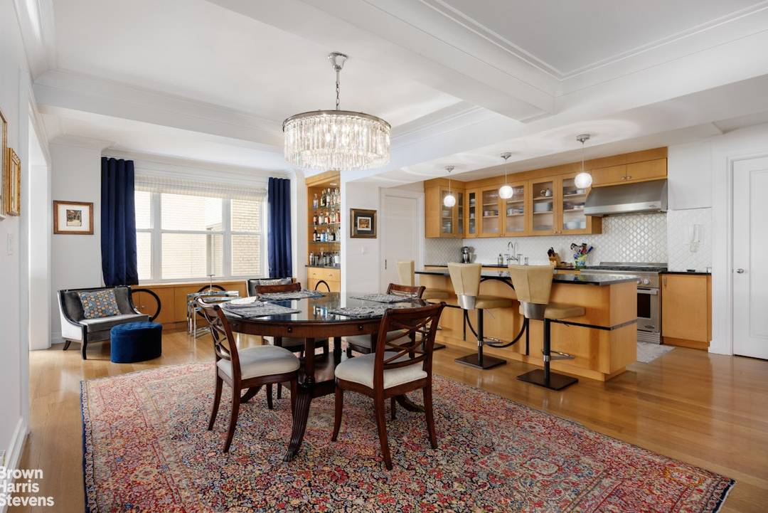 Expansive 3 Bedroom 2. 5 Bathroom Co Op Apartment with exclusive access to the quiet luxury of Gramercy Park In the heart of Manhattan's coveted and singular enclave, this bespoke ...