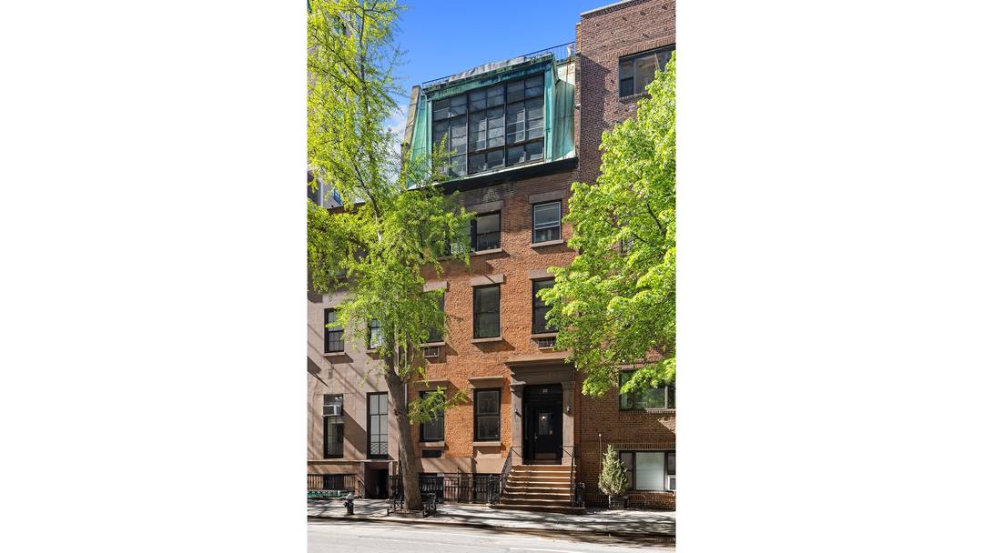 Grand in scale and rich in history, 10 West 9th Street is a 25 foot wide, approximately 7, 600 square foot townhouse located in Greenwich Village's prime Gold Coast, steps ...