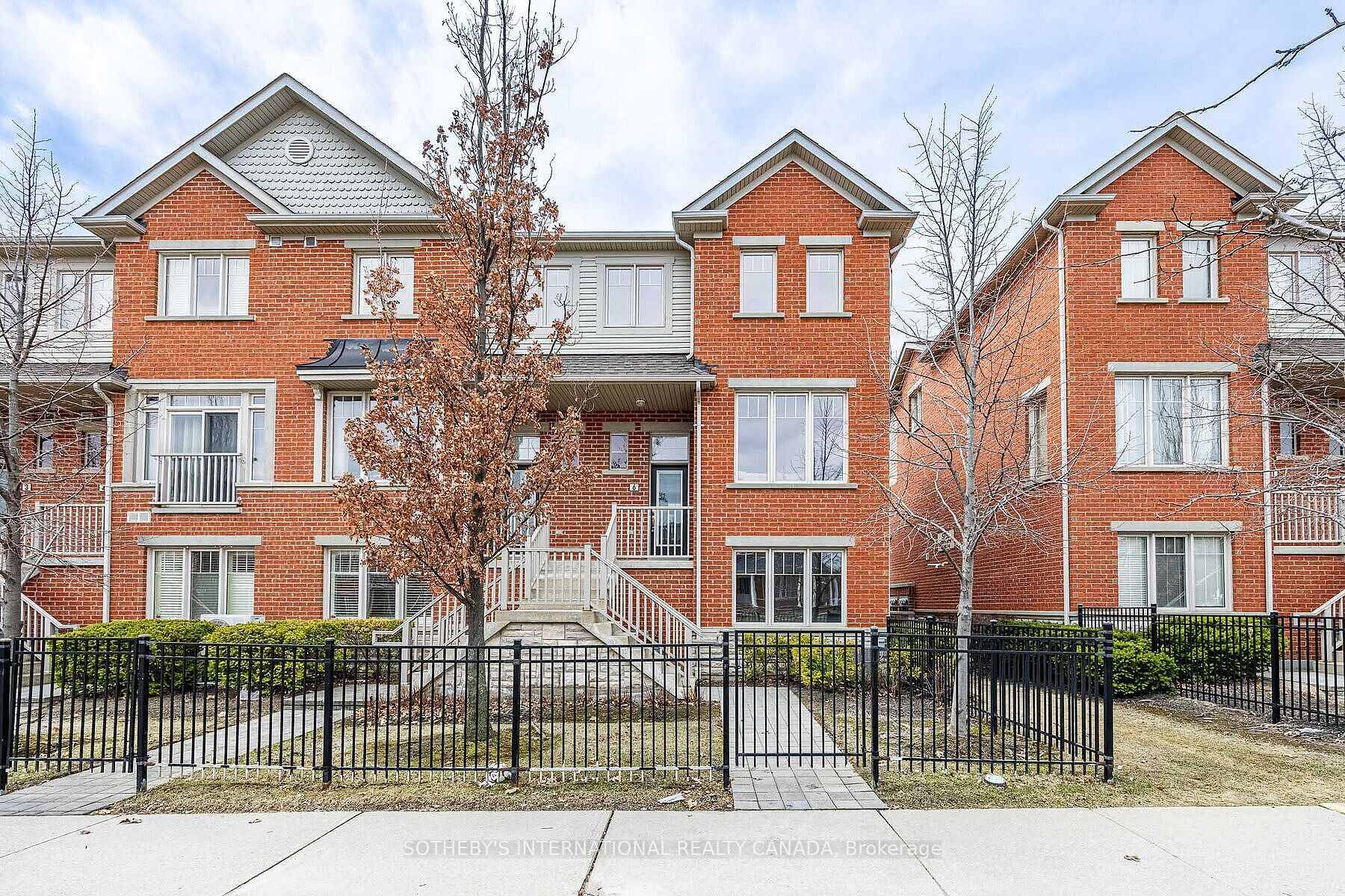 4 Bedrooms townhouse in the heart of Churchill Meadows, offering nearly 2, 100 sq ft of comfortable living space.