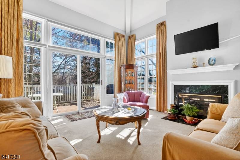 Welcome to this beautifully maintained 3 bedroom, 3.